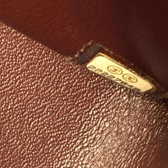 Authentic Lambskin Jumbo Classic Double Flap Bag GHW - Picture 12 of 16